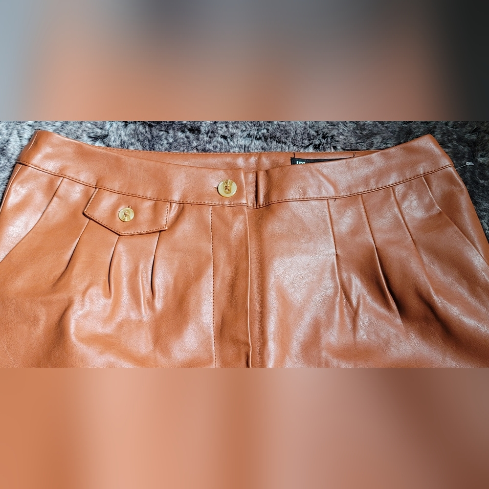 Blank NYC - Eco leather capris - women 🌻